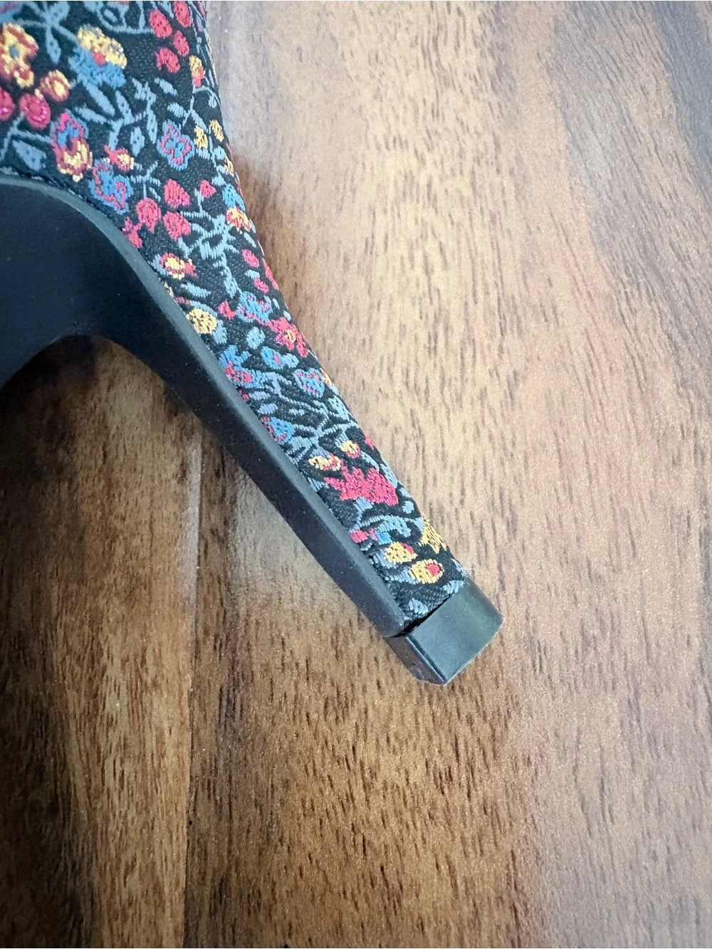 Cole Haan Julianna Metallic Floral Pump Women’s Heels 7 B Shoes Like New